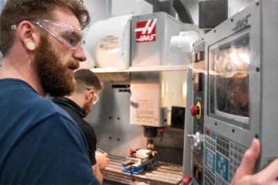 如何長期保持?jǐn)?shù)控精雕機(jī)加工精度