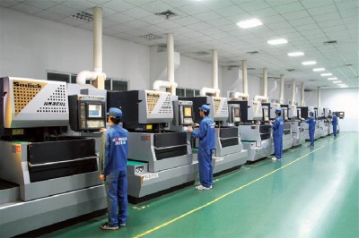 使用數(shù)控精雕機(jī)做加工有哪些優(yōu)勢