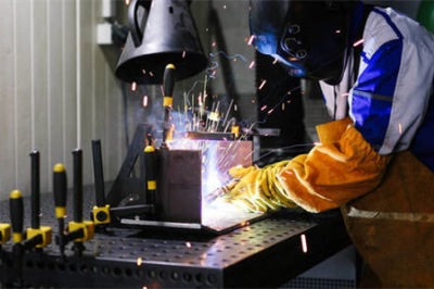 數(shù)控精雕機(jī)加工如何選擇切削液